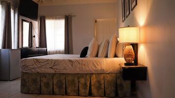 Superior Single Room, Sea View | In-room safe, desk, free WiFi