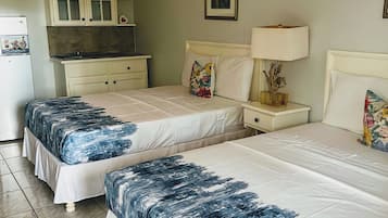 Superior Double Room, Garden View | In-room safe, desk, free WiFi