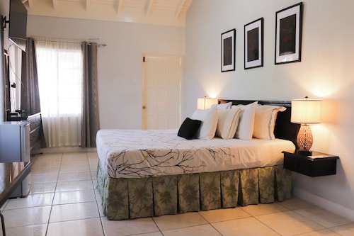 Paradise On The Rocks Hotel