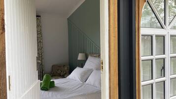 House, 1 Bedroom, Smoking, Balcony | Property entrance