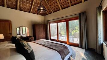 Luxury Double Room, River View | Iron/ironing board, free WiFi