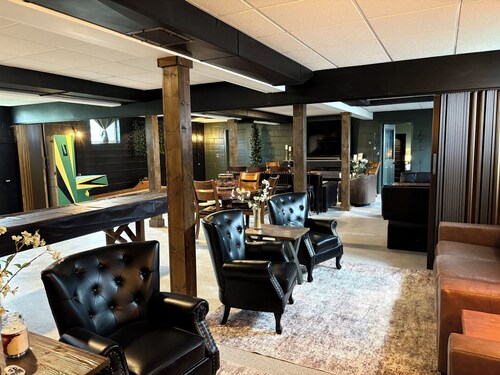 Underground Speakeasy Experience in Historic Fort Recovery - Sleeps 14