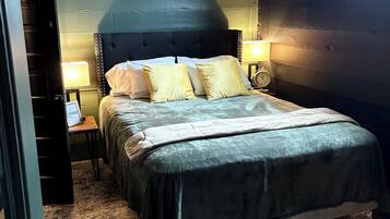 2 bedrooms, desk, free WiFi, bed sheets