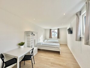 Zweibettzimmer mit Allgemeinbad