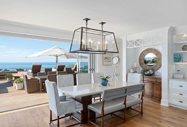 House, Multiple Beds, Hot Tub, Ocean View (Seacliff Beach Retreat) | Dining