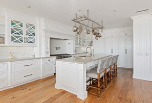 House, Multiple Beds, Hot Tub, Ocean View (Seacliff Beach Retreat) | Private kitchen | Fridge, microwave, oven, stovetop