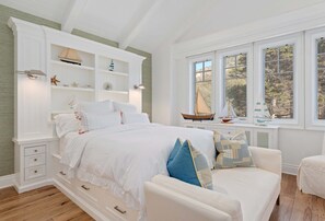 Hus - flere senge - boblebad - havudsigt (Seacliff Beach Retreat) | 3 soveværelser, individuelt design, individuel indretning, skrivebord