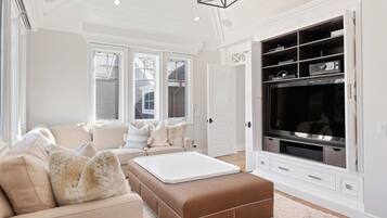 House, Multiple Beds, Hot Tub, Ocean View (Seacliff Beach Retreat) | Living area | 42-inch flat-screen TV with digital channels, fireplace