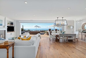 House, Multiple Beds, Hot Tub, Ocean View (Seacliff Beach Retreat) | Living area