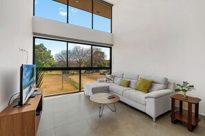 Interior - 8 min walk to Beach Pool & Golf (Paquera)
