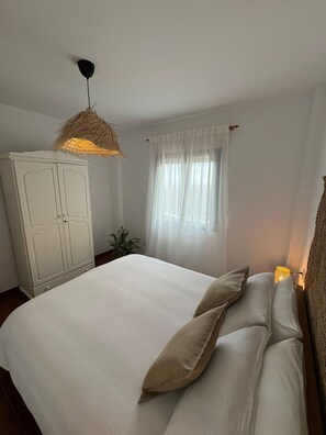2 bedrooms, iron/ironing board, travel cot, WiFi - Cortijo Tito Manuel, Sea and Frigiliana views (Frigiliana)