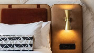 Standard Double Room, Balcony | Desk, soundproofing, iron/ironing board, free WiFi