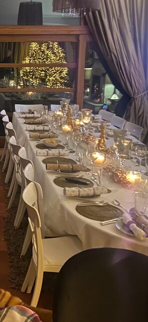 House | Banquet hall