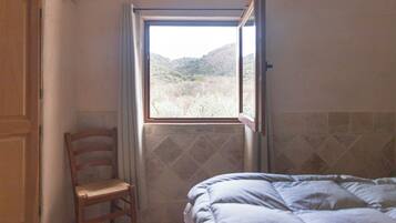 2 多间卧室、熨斗/熨衣板、WiFi、床单