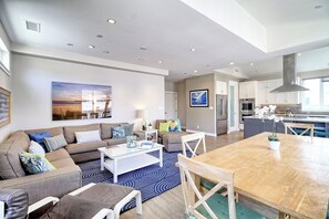 Smart TV, books - +30Days Family Paradise 5 Homes From The Sand (Ventura)