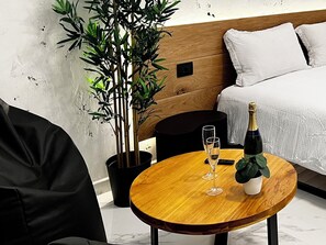 In-room safe, blackout curtains, soundproofing, iron/ironing board - ESE luxury spa suites (Rome)