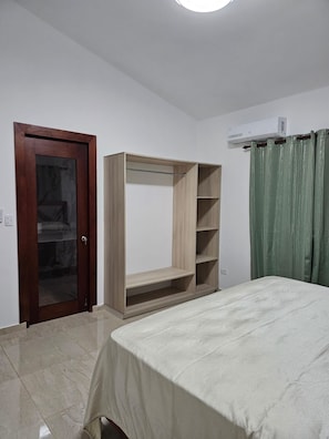 2 chambres, coffres-forts dans les chambres, fer et planche Ă repasser