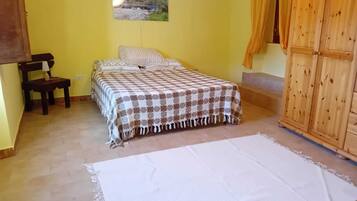 House, 3 Bedrooms, Smoking, Fireplace | 3 bedrooms