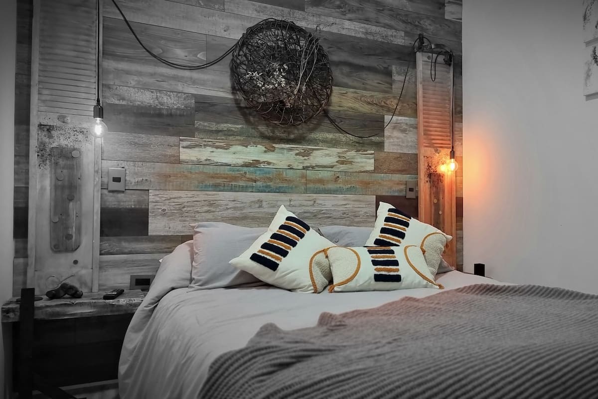 Frigobar, microondas, placa de cocina, tetera/pava eléctrica