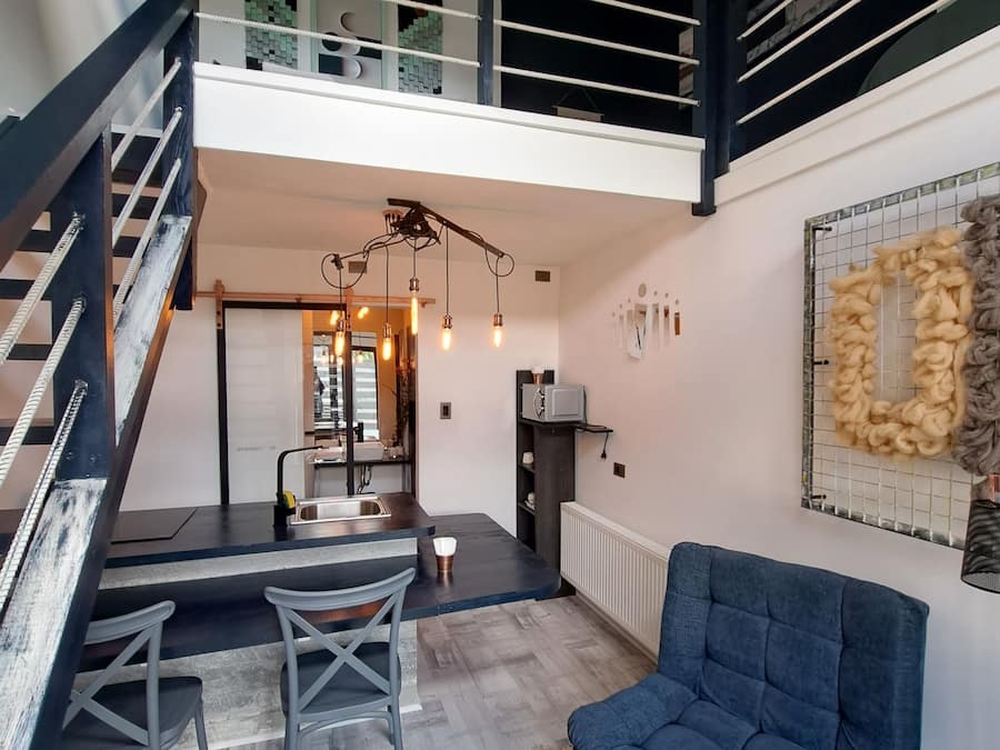 Comfort Apartment, Accessible Bathtub, Microwave | Living area