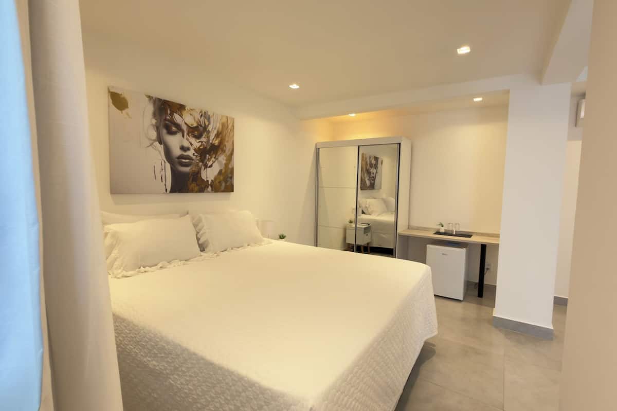 Comfort Suite, 1 Queen Bed | Memory-foam beds, free WiFi