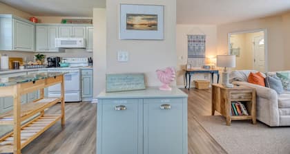 Surf City Off Island Retreat! 2.5 mi to beach - Flexible booking days!