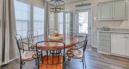 Surf City Off Island Retreat! 2.5 mi to beach - Flexible booking days!