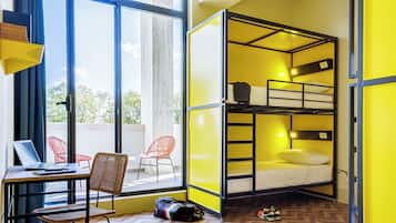 Zimmersafe, Verdunkelungsvorhänge, Bügeleisen/Bügelbrett, Bettwäsche