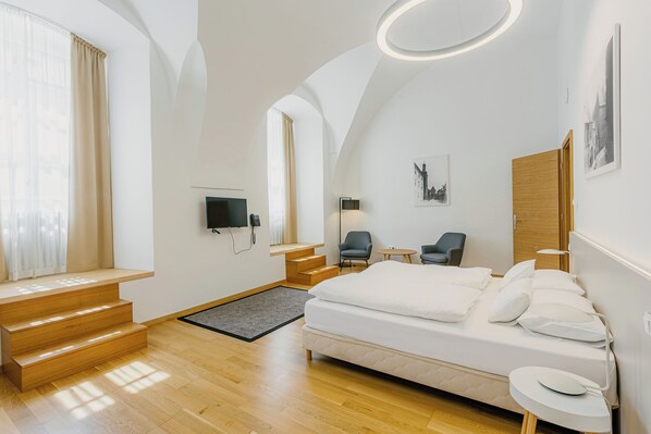 Cortinas blackout, wifi gratis y ropa de cama 