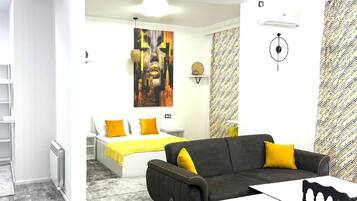 Classic Suite, Garden View | In-room safe, desk, laptop workspace, soundproofing