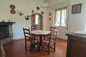 Dining - Holiday Home Camaiore near Lido Beaches (Camaiore)