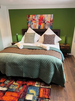 2 Schlafzimmer, Reisekinderbett, WLAN, Bettwäsche