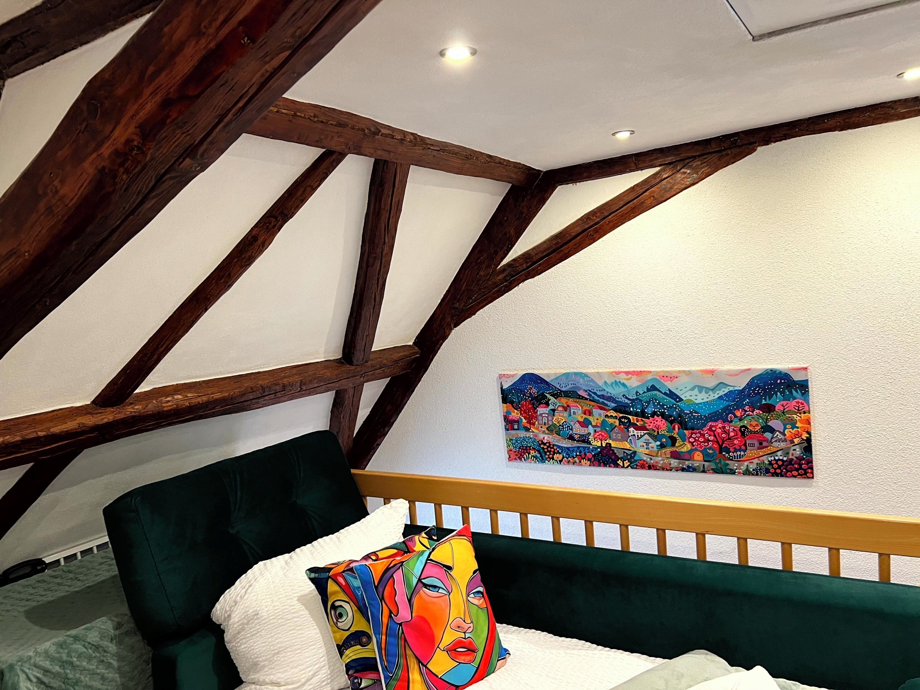 2 bedrooms, travel cot, free WiFi, bed sheets