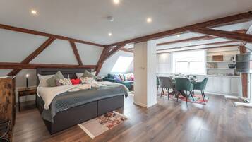 2 Schlafzimmer, Reisekinderbett, kostenloses WLAN, Bettwäsche
