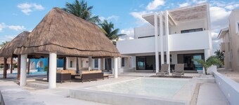 Casa Linda, 4 Bedroom Beach Paradise