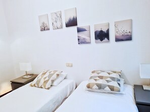 2 chambres, fer et planche à repasser, Wi-Fi, draps fournis