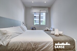 3 habitaciones, tabla de planchar con plancha, wifi y ropa de cama