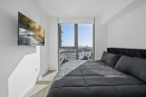 2 bedrooms, iron/ironing board, WiFi