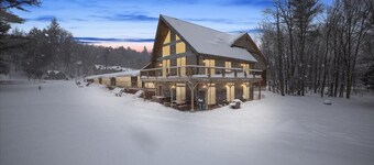 Griffin Chalet 4 about a mile to Stowe Resort: UNDER NEW MANAGEMENT