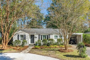 Exterior - Old Mount Pleasant Charmer (Mount Pleasant)