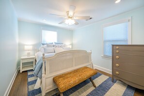 3 bedrooms, iron/ironing board, WiFi, bed sheets - Old Mount Pleasant Charmer (Mount Pleasant)