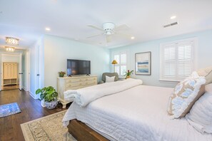 3 bedrooms, iron/ironing board, WiFi, bed sheets - Old Mount Pleasant Charmer (Mount Pleasant)