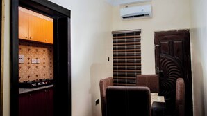 Departamento, 2 habitaciones | Área de sala de estar