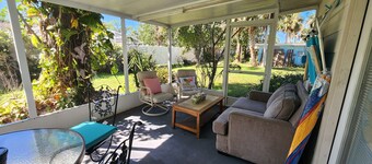 Moon Dreams Cottage 1.7 mi to Nokomis Beach