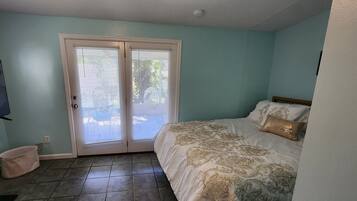 1 habitación, escritorio, tabla de planchar con plancha y wifi gratis