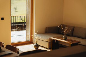 Smart TV, fireplace, stereo - Spacious apartment for 6 people in the middle of the south of Swabia with a large outdoor area (Zell im Wiesental)