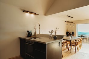Kühlschrank, Ofen, Herdplatte, Geschirrspüler