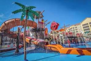 Piscina all'aperto, una piscina riscaldata