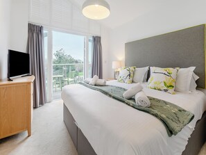 4 bedrooms, free WiFi, bed sheets - 4 bedroom accommodation in Carbis Bay, near St Ives (Carbis Bay, near St Ives)