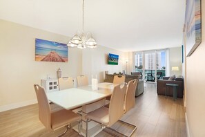 Lägenhet Deluxe - 1 sovrum - balkong - viss havsutsikt | Matsal